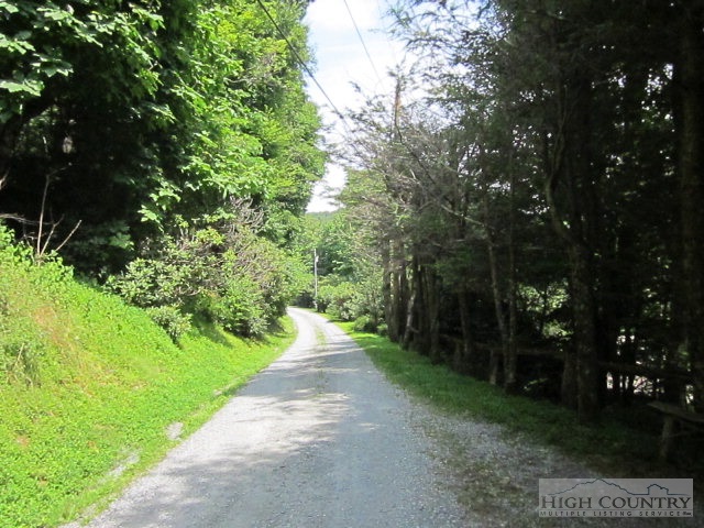 735 Huckleberry Trail Boone, NC 28607 - Photo 11 of 32 Gallery Image 11
