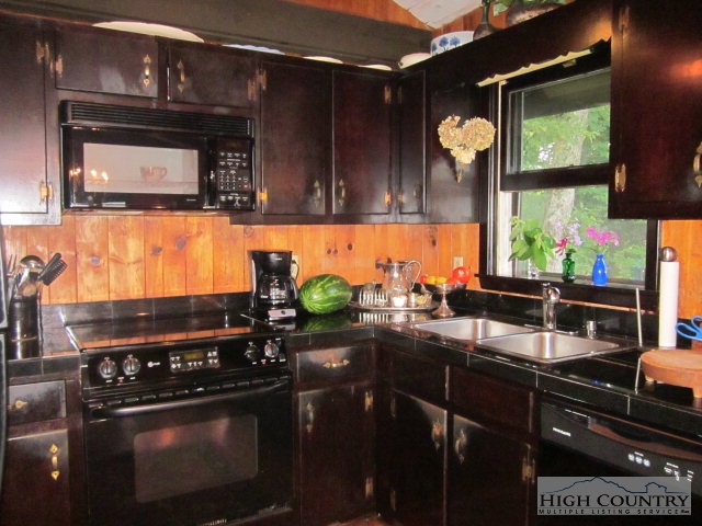 735 Huckleberry Trail Boone, NC 28607 - Photo 32 of 32 Gallery Image 32