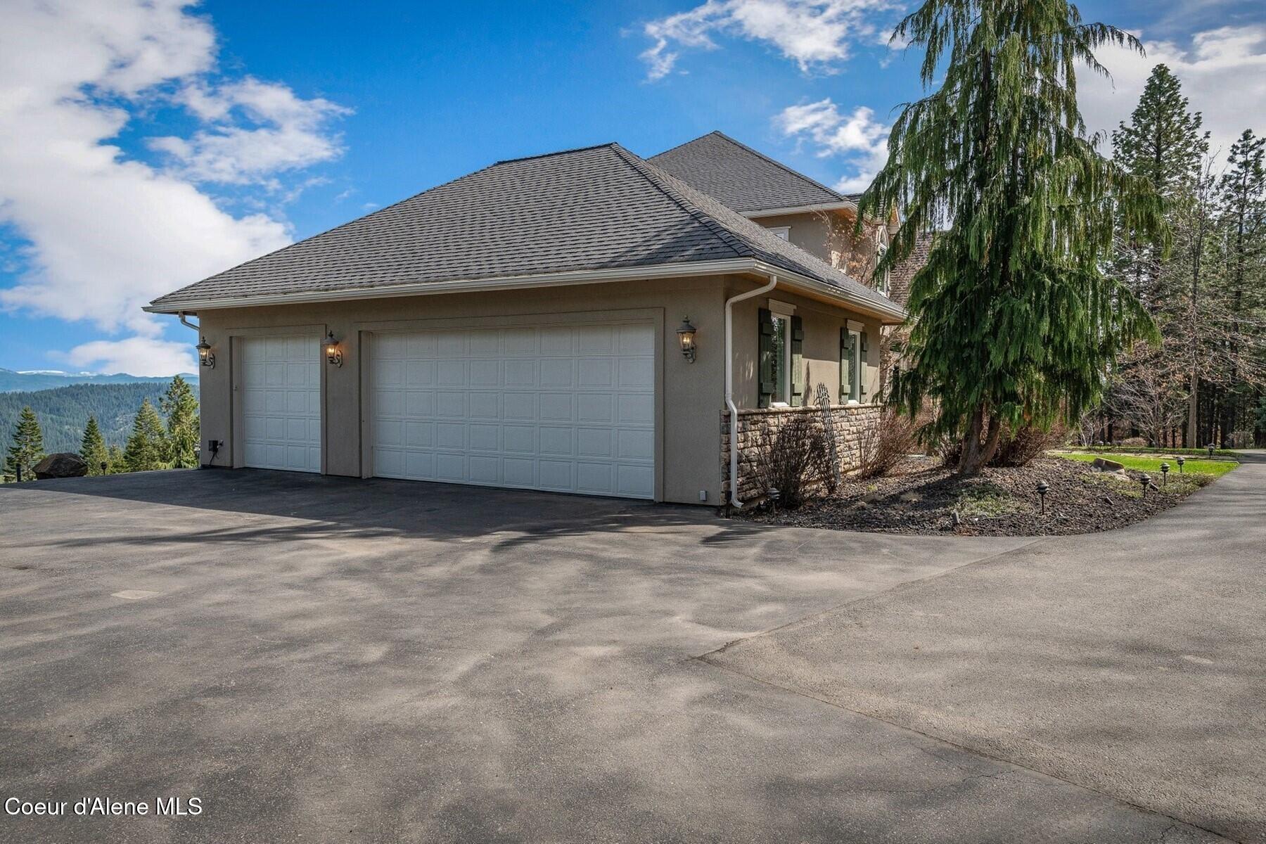 1238 North Reynolds Road Coeur D'Alene, ID 83814 - Photo 36 of 62 3 Car Side entry garage