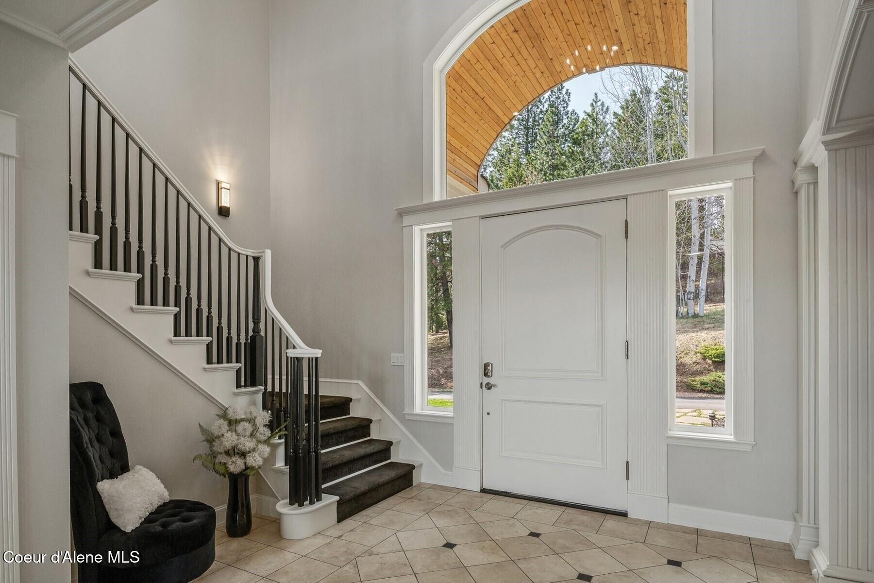 1238 North Reynolds Road Coeur D'Alene, ID 83814 - Photo 46 of 62 Welcoming Foyer