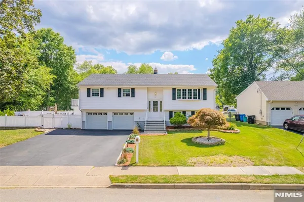 $1,199,000 | 22 Cypress Lane, Paramus, NJ 07652
