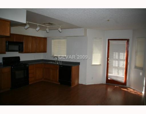 905 Vantage Point Road Las Vegas, NV 89128 - Photo 5 of 12 Kitchen.