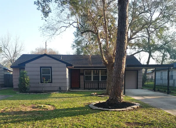 $164,900 | 1008 Meadowlane Street, Angleton, TX 77515