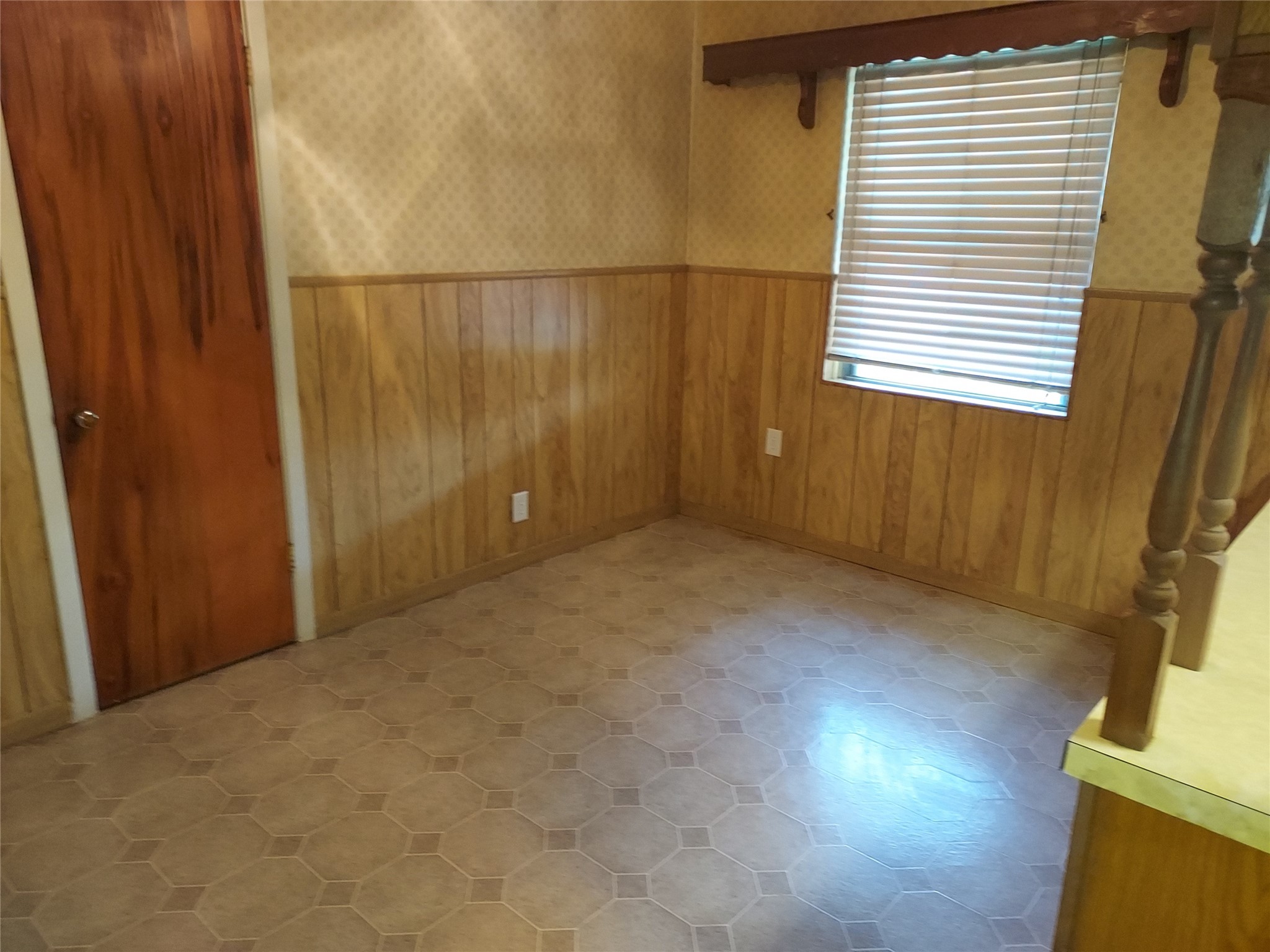 1008 Meadowlane Street Angleton, TX 77515 - Photo 4 of 15