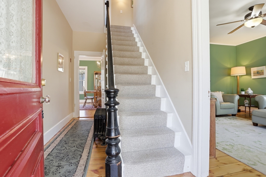 26 Walnut Street Maynard, MA 01754 - Photo 9 of 38