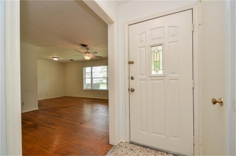 4401 Hummingbird Street Houston, TX 77035 - Photo 4 of 26 Gallery Image 4