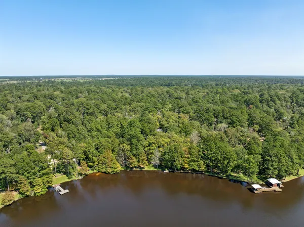 $332,999 | 565 Sherwood Forest Drive North, Ivanhoe, TX 75979