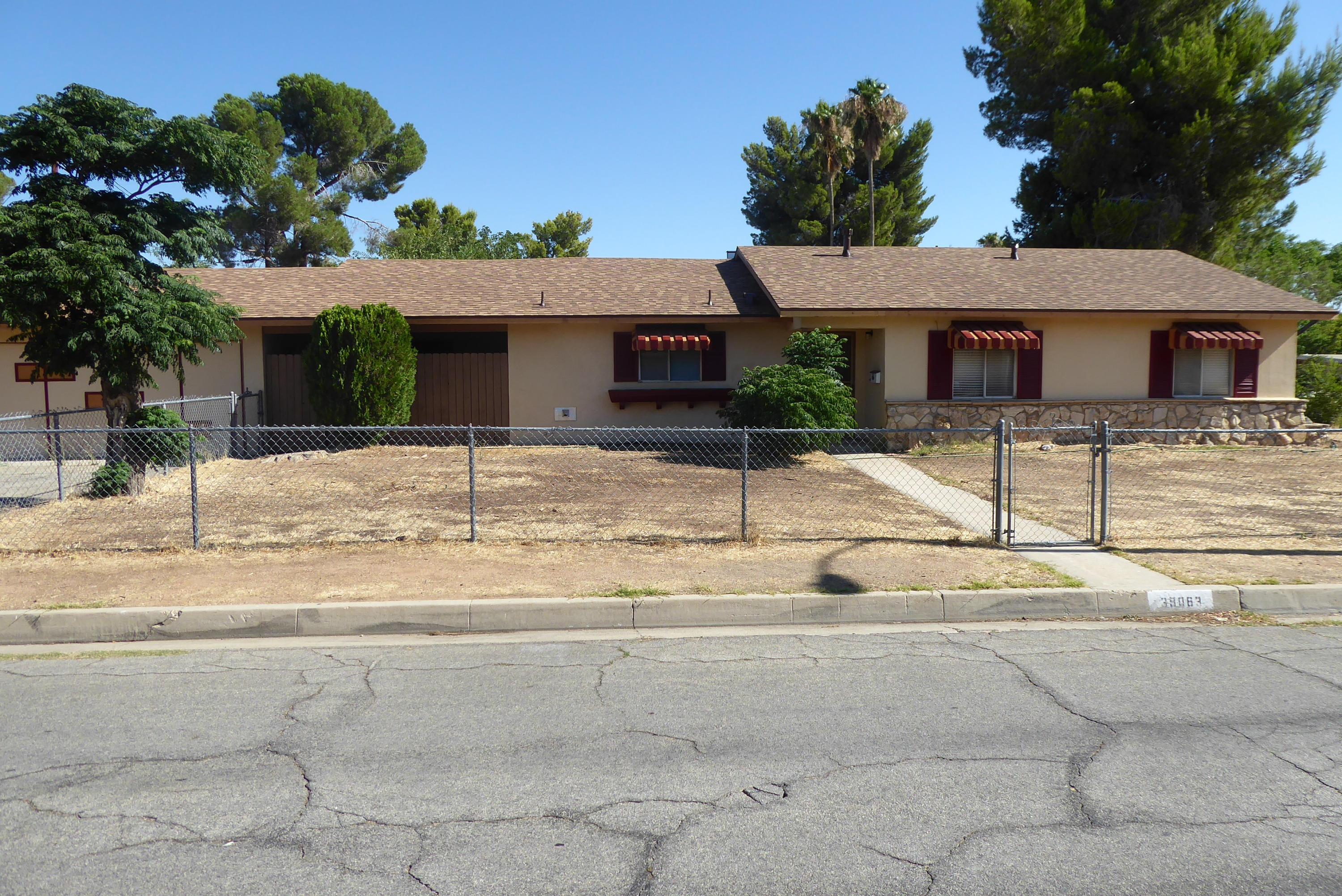 39063 Juniper Tree Road Palmdale, CA 93551 - Photo 2 of 22 P1010769