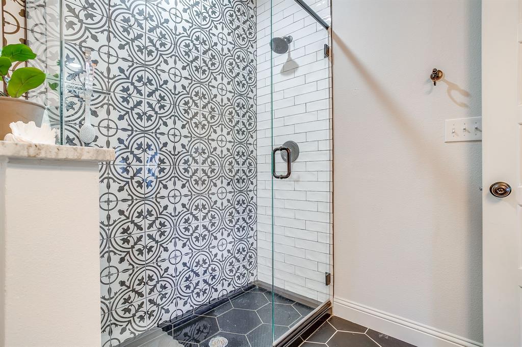 4920 Shining Star Trail Rio Vista, TX 76093 - Photo 32 of 40 view of a bathroom