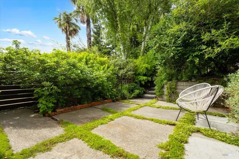 $1,375,000 | 7960 Bella Vista Drive, Sebastopol, CA 95472