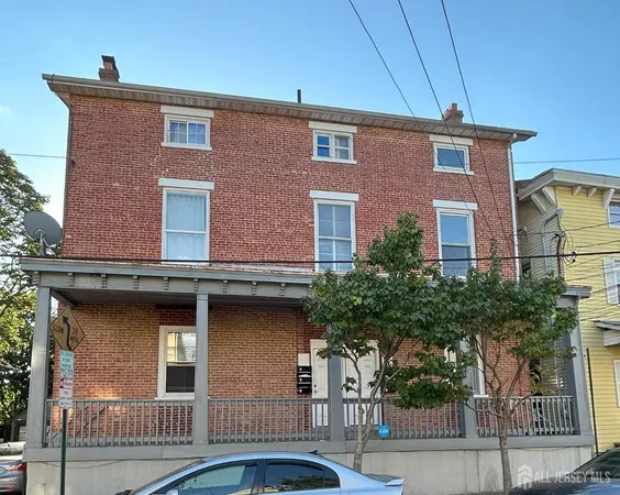 $1,700 | 88 Harvey Street, Unit 2, New Brunswick, NJ 08901