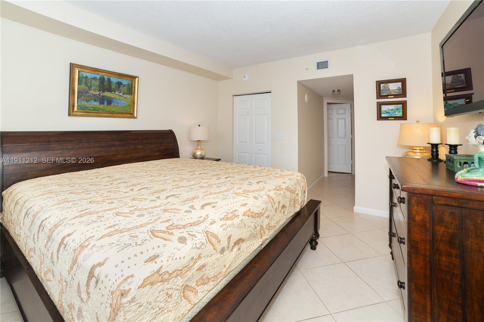 17150 North Bay Road, Unit 2207 Sunny Isles Beach, FL 33160 - Photo 20 of 50