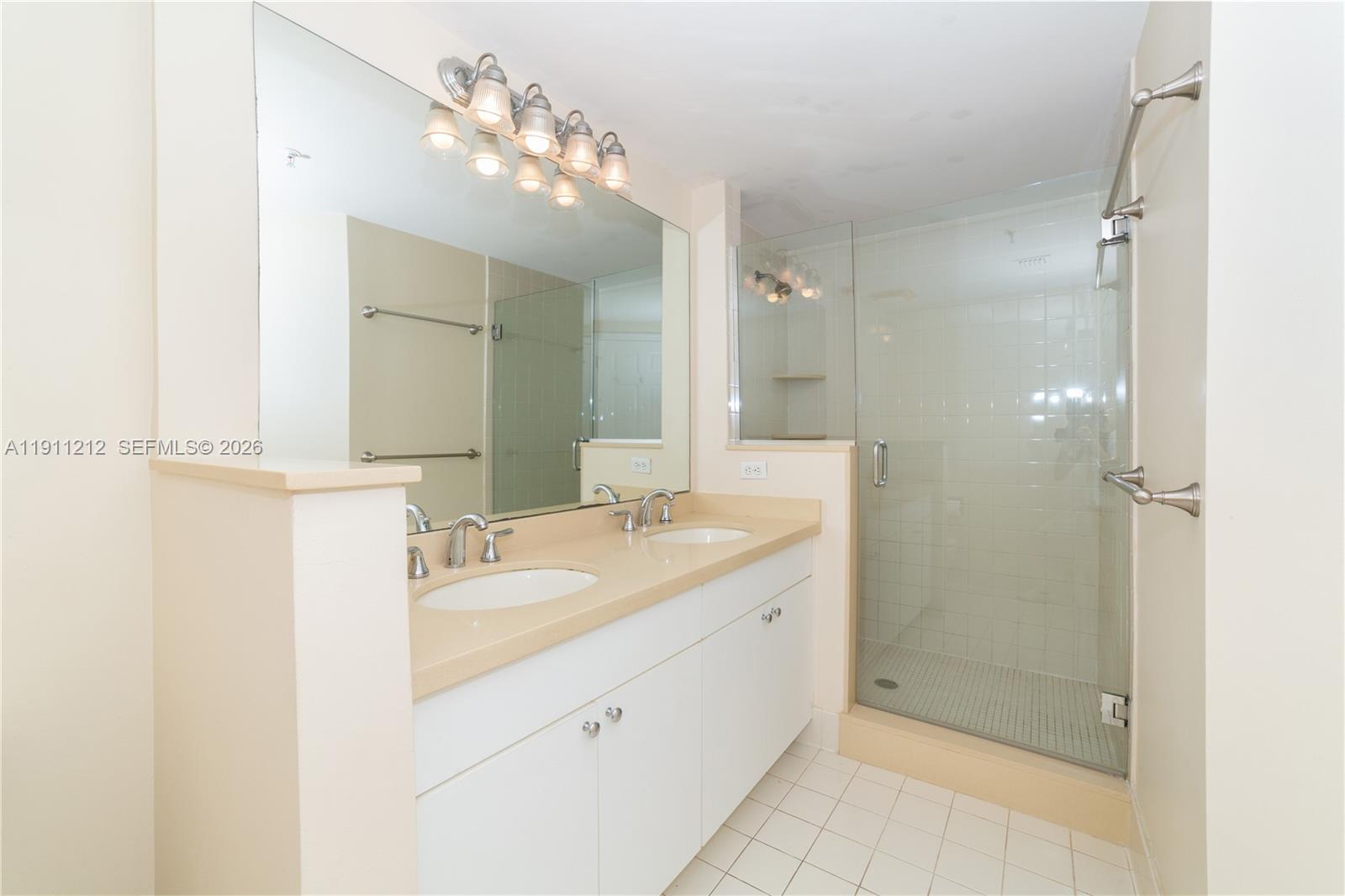 17150 North Bay Road, Unit 2207 Sunny Isles Beach, FL 33160 - Photo 23 of 50