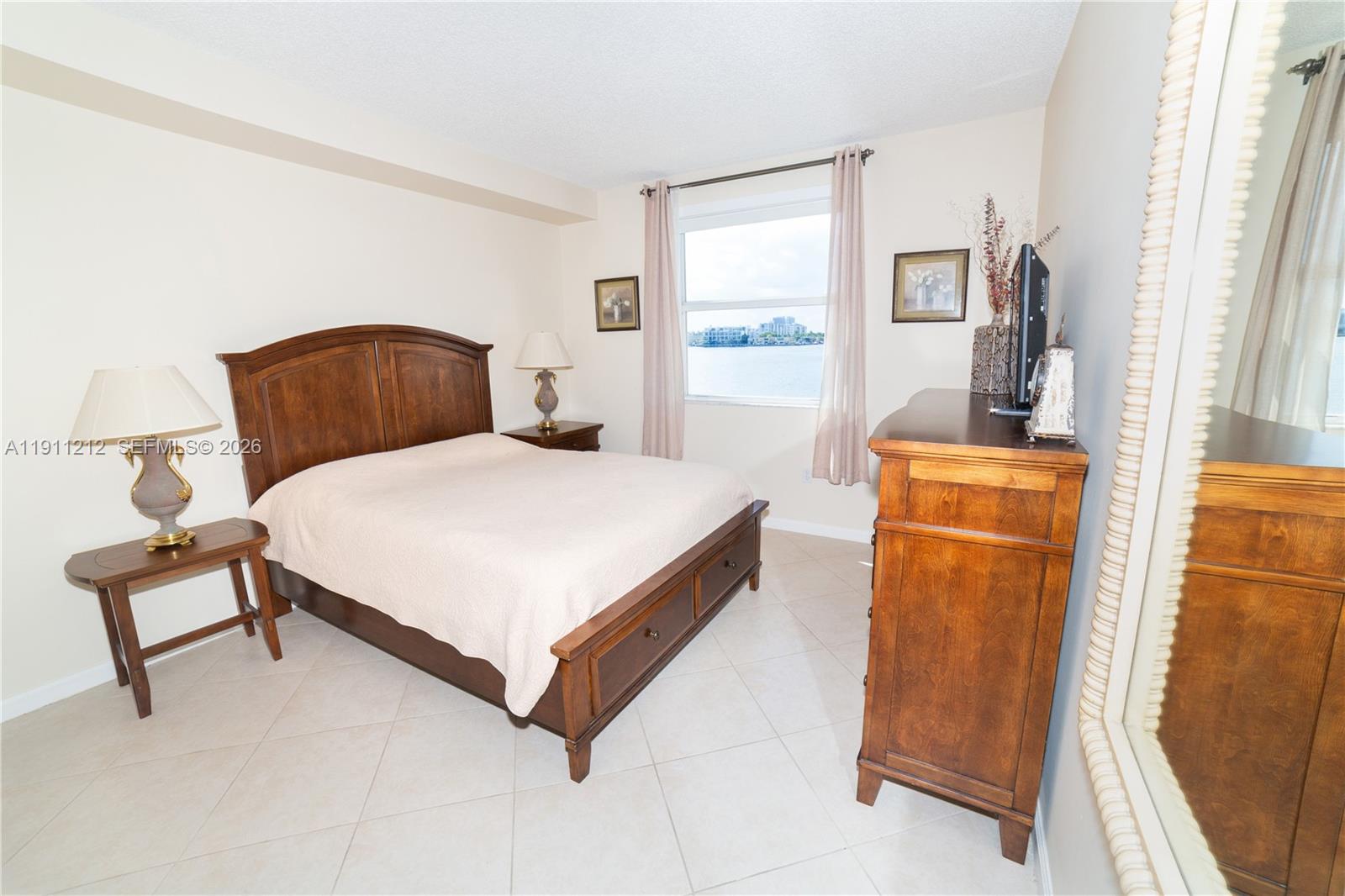 17150 North Bay Road, Unit 2207 Sunny Isles Beach, FL 33160 - Photo 27 of 50