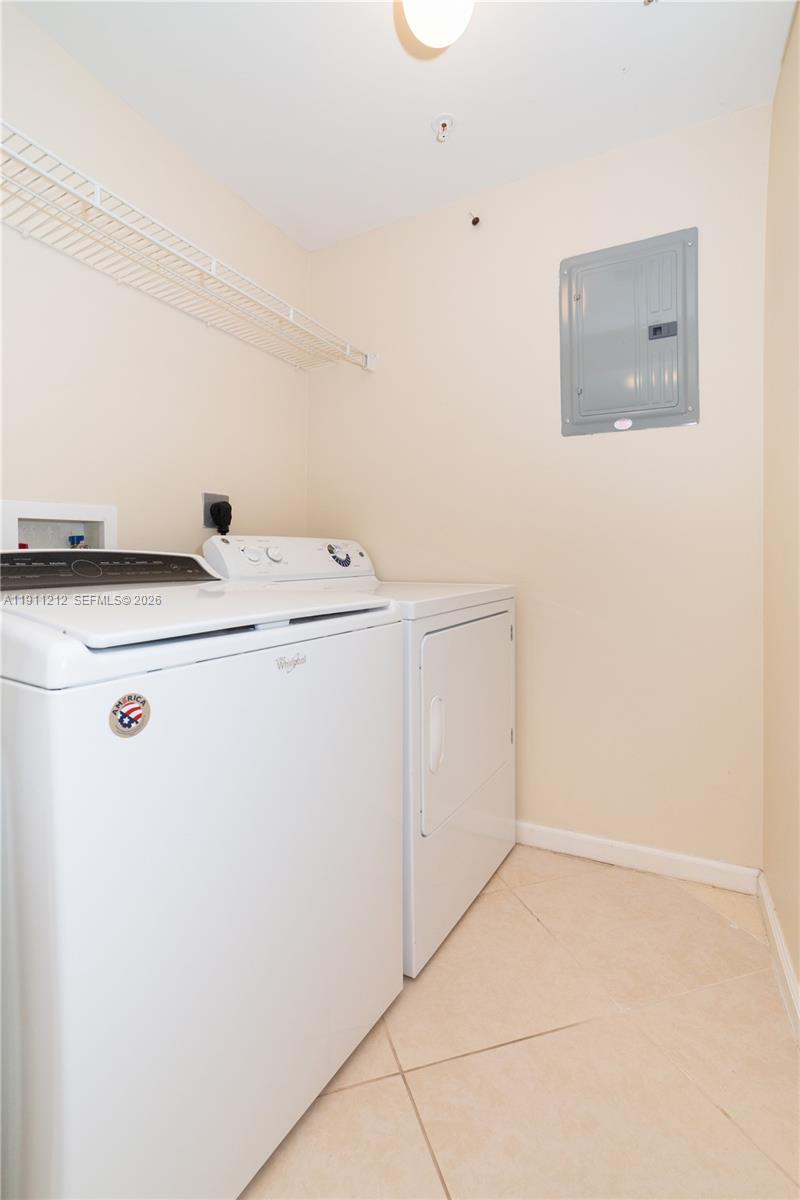 17150 North Bay Road, Unit 2207 Sunny Isles Beach, FL 33160 - Photo 34 of 50