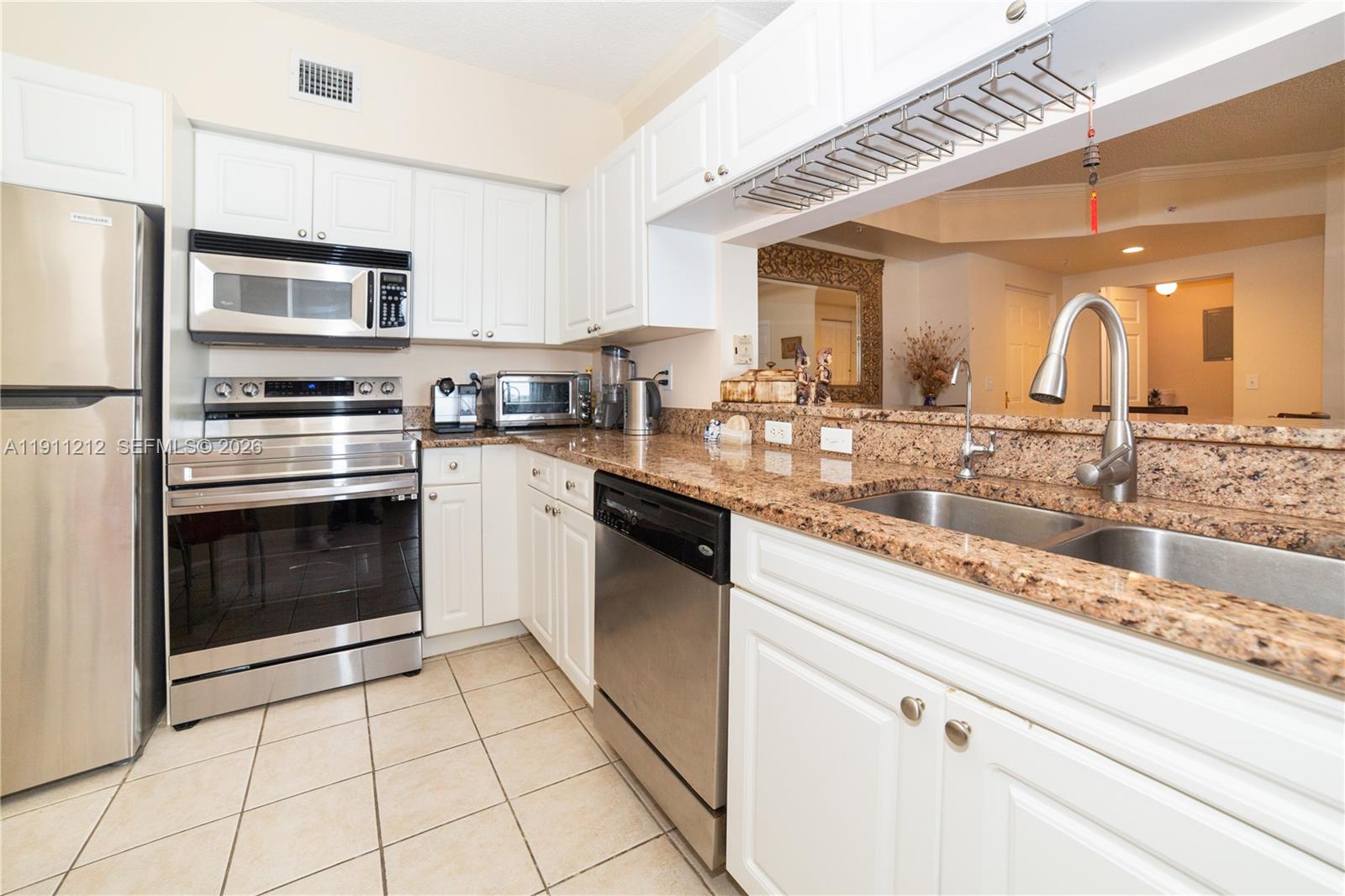 17150 North Bay Road, Unit 2207 Sunny Isles Beach, FL 33160 - Photo 6 of 50