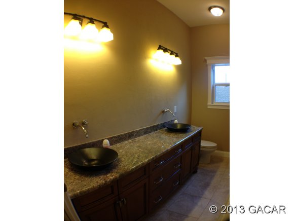303 Southwest 118th Terrace Gainesville, FL 32607 - Photo 10 of 12 Gallery Image 10