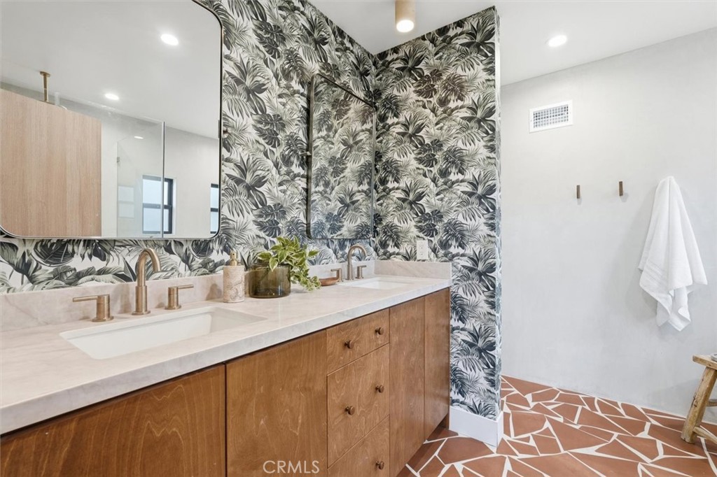 8140 Calabar Avenue Playa del Rey, CA 90293 - Photo 29 of 60 a bathroom with a sink and a mirror