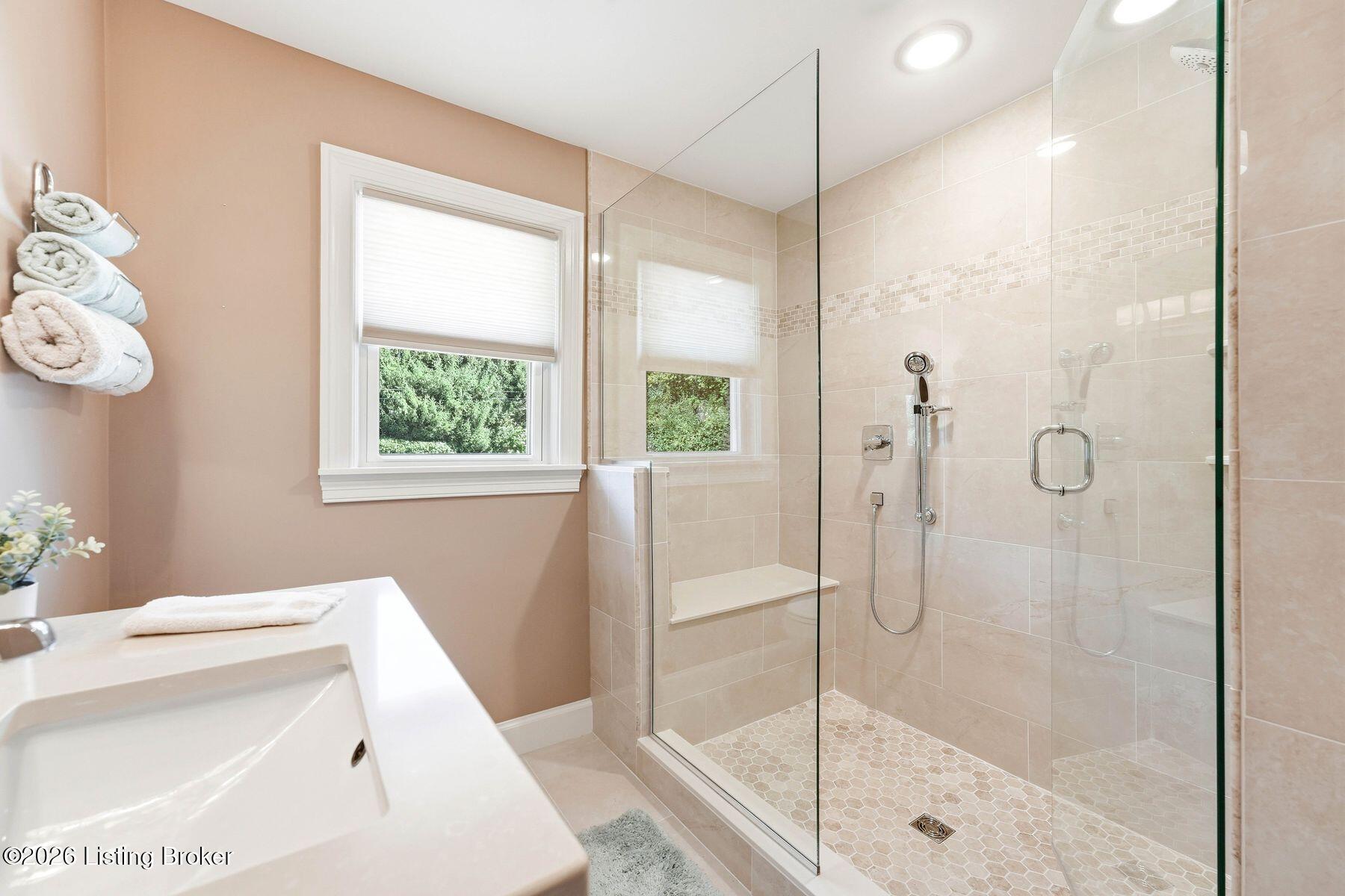 111 South Hampton Road Louisville, KY 40222 - Photo 24 of 56 photo_online_035