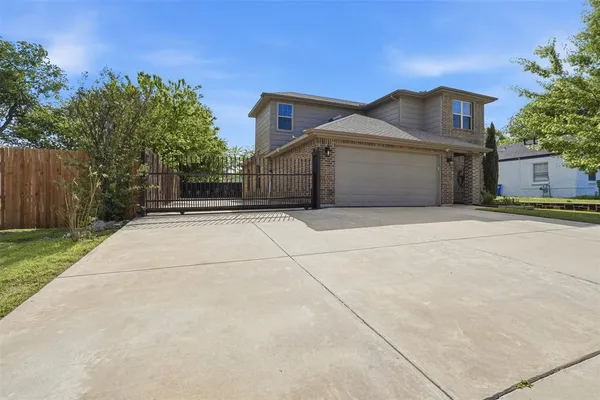 $359,990 | 637 South Redford Lane, White Settlement, TX 76108