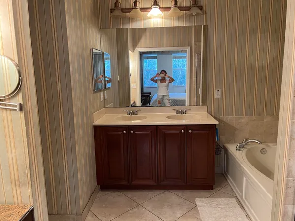 $3,800 | 4991 Bonsai Circle, Unit 111, Palm Beach Gardens, FL 33418