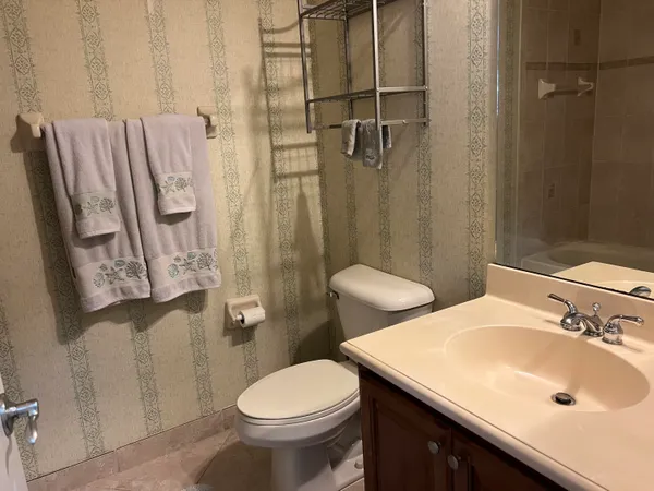 $3,800 | 4991 Bonsai Circle, Unit 111, Palm Beach Gardens, FL 33418