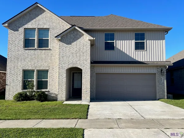 $345,000 | 627 Miraval Avenue, Zachary, LA 70791