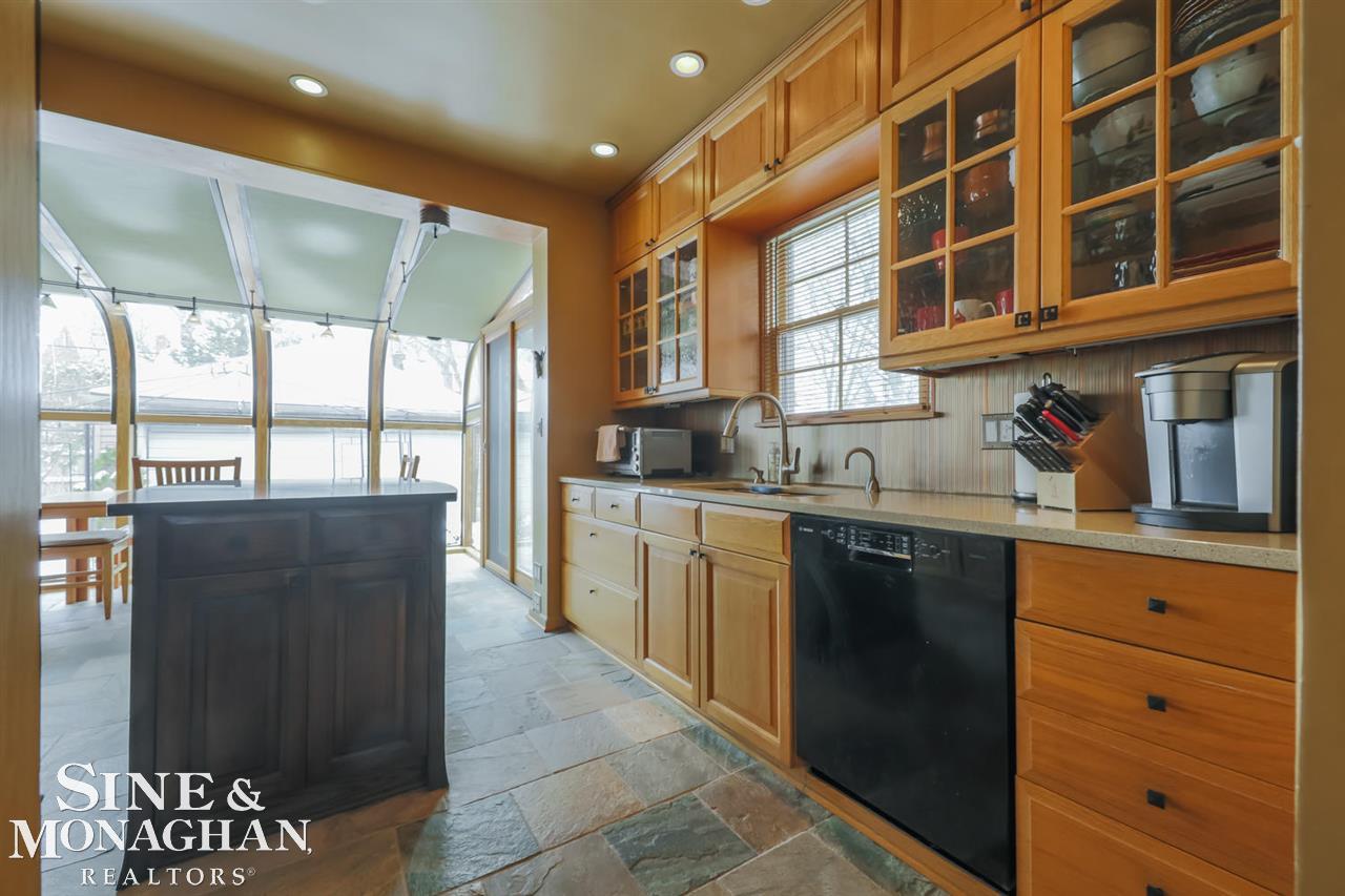 318 Fisher Road Grosse Pointe Farms, MI 48230 - Photo 15 of 43