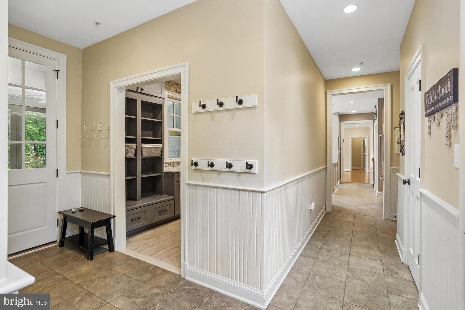 11736 Gainsborough Road Potomac, MD 20854 - Photo 47 of 100 Hall