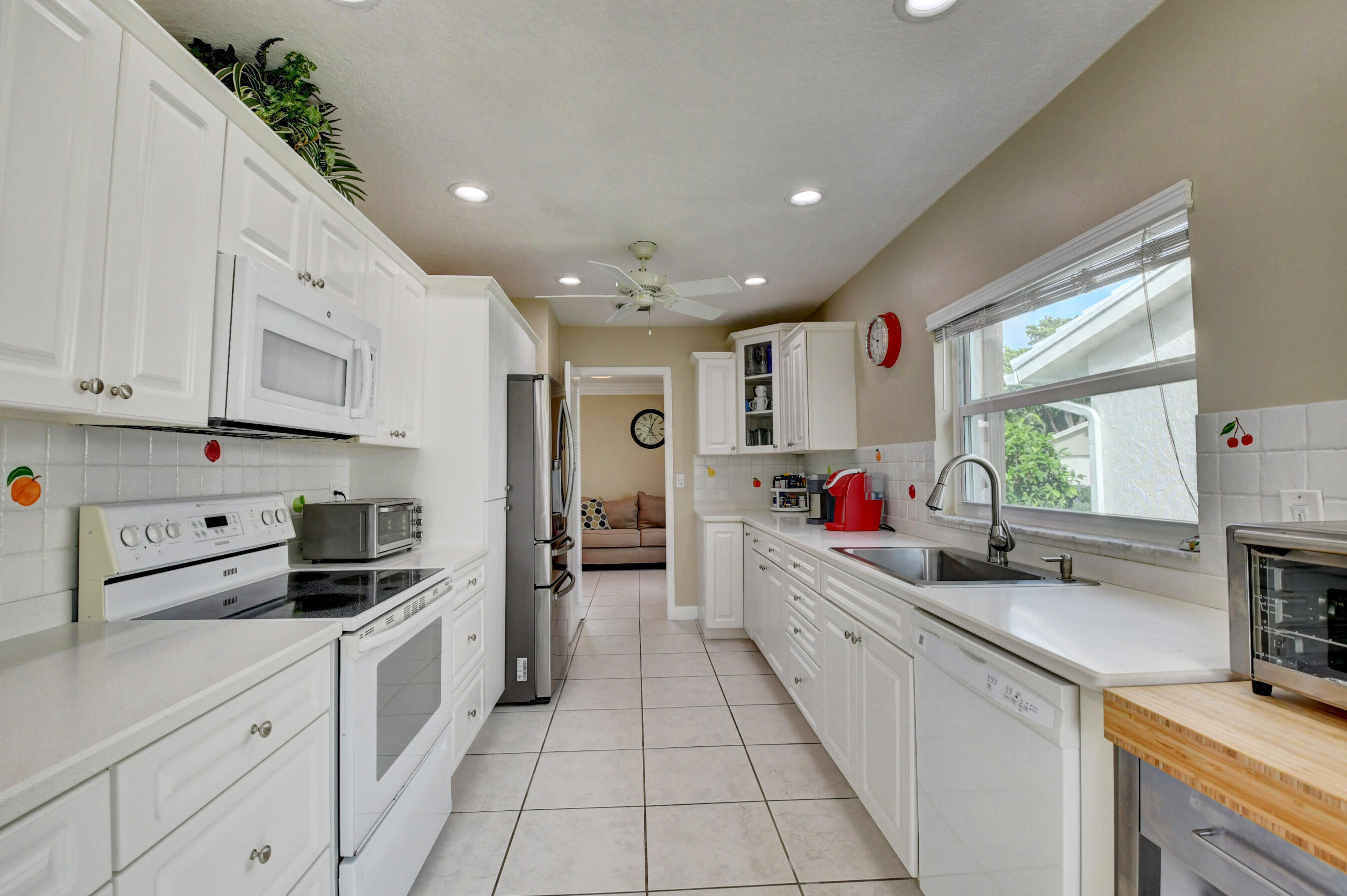 22360 Greentree Circle Boca Raton, FL 33433 - Photo 18 of 51 DSC_1576_77_78_79_80
