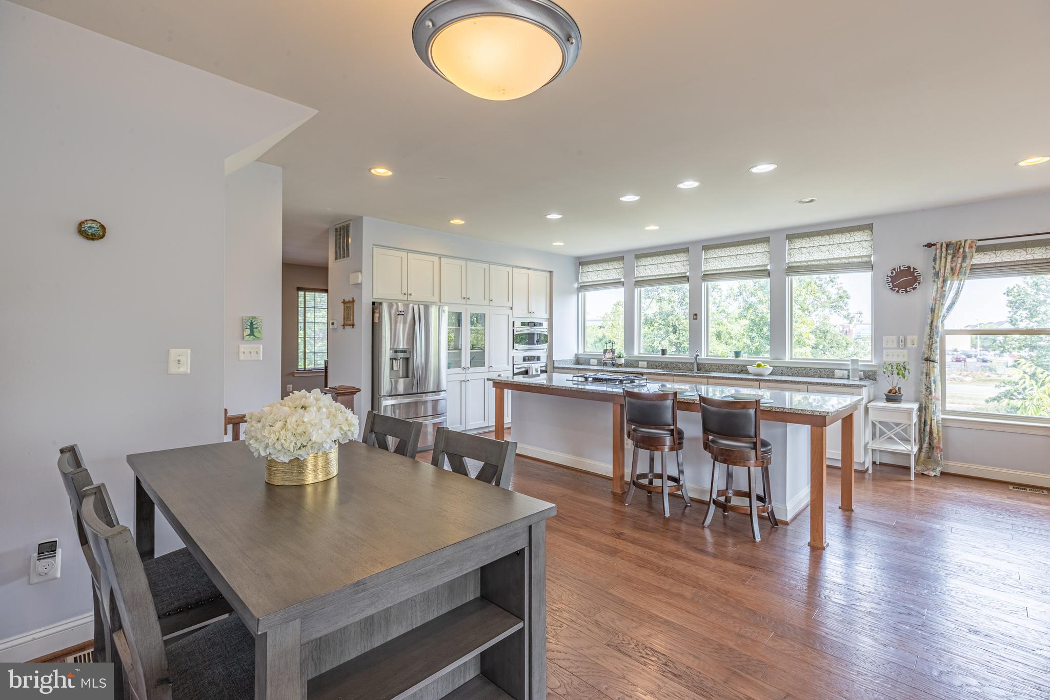 42283 Rhett Drive Brambleton, VA 20148 - Photo 21 of 49 Large eating space in kitchen