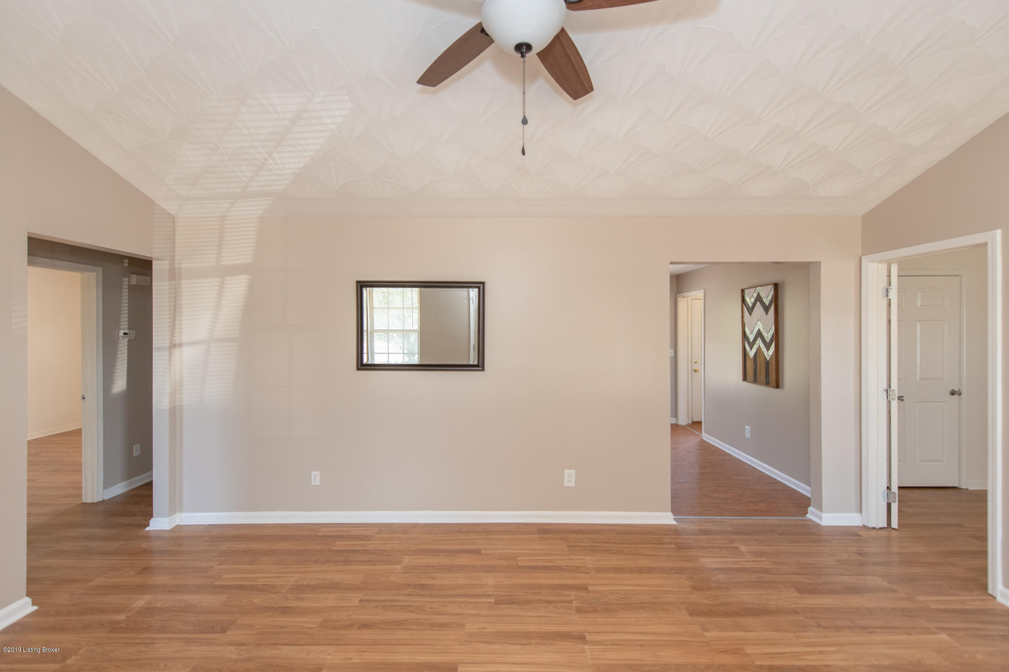 292 Madison Rae Boulevard Shepherdsville, KY 40165 - Photo 4 of 29 Great rm