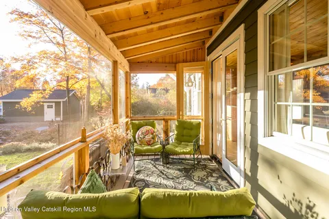 a view of a yard in front of a house