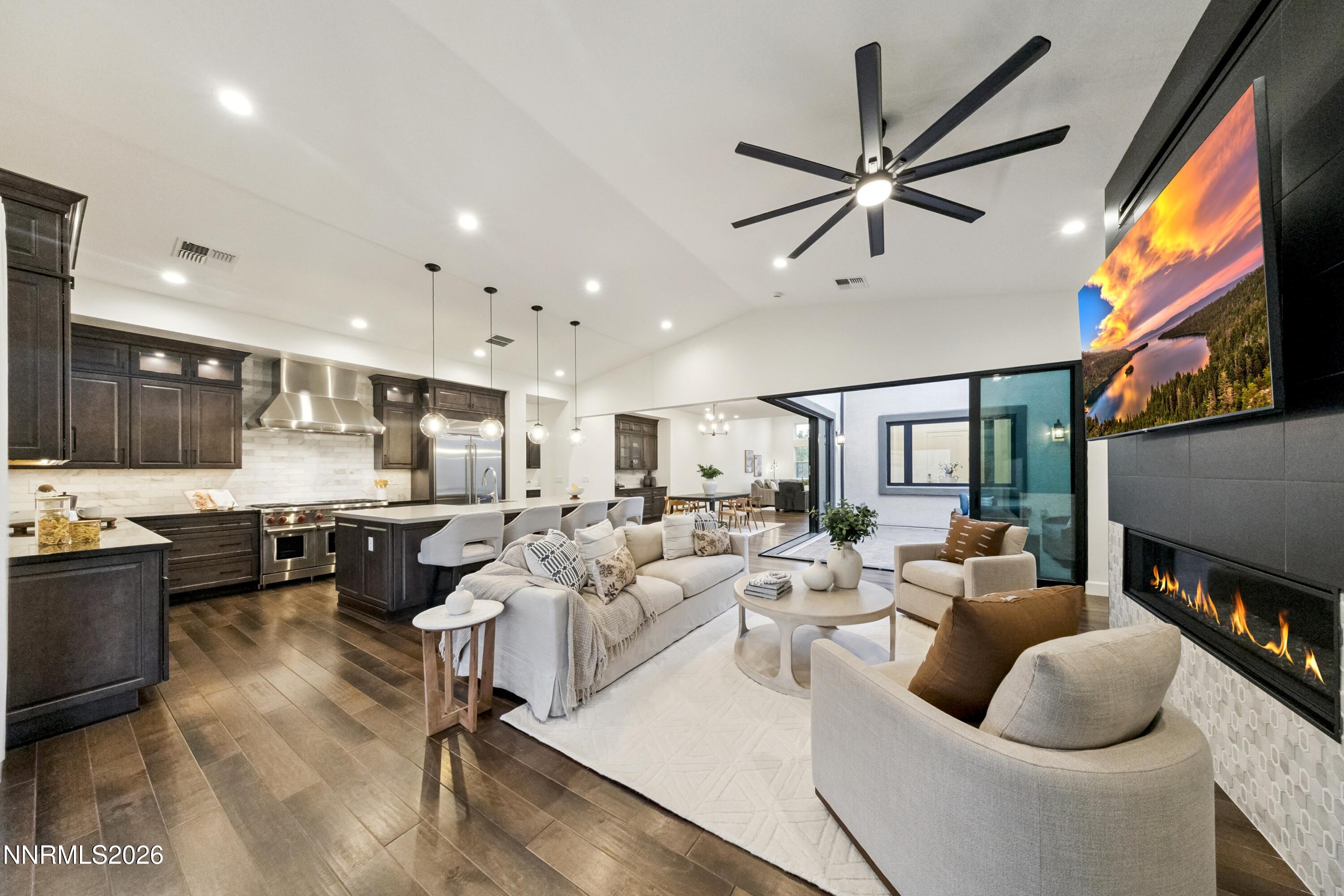 2348 Hammer Falls Drive Reno, NV 89521 - Photo 4 of 43 4