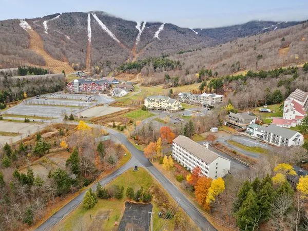 $205,000 | 30 Mountainside Drive, Unit VILLAGE GATE 102, Warren, VT 05674