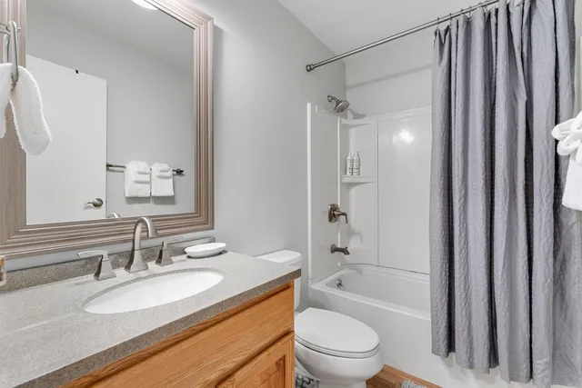 $218,000 | 30 Mountainside Drive, Unit VILLAGE GATE 102, Warren, VT 05674