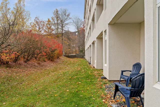 $218,000 | 30 Mountainside Drive, Unit VILLAGE GATE 102, Warren, VT 05674