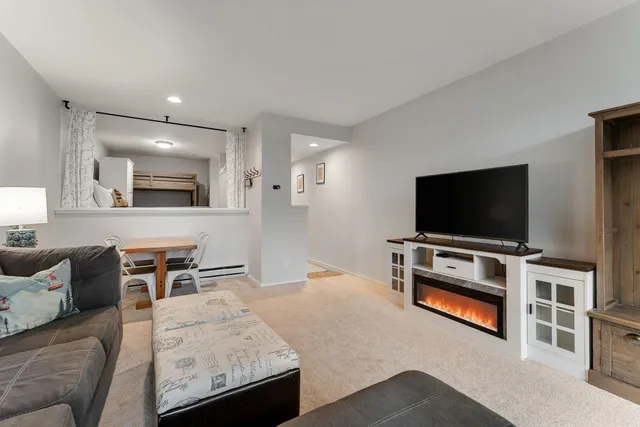 $218,000 | 30 Mountainside Drive, Unit VILLAGE GATE 102, Warren, VT 05674