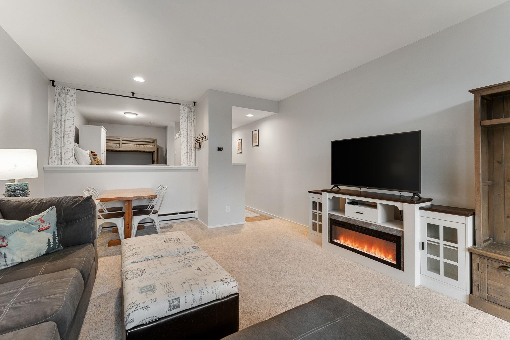 30 Mountainside Drive, Unit VILLAGE GATE 102 Warren, VT 05674 - Photo 4 of 16