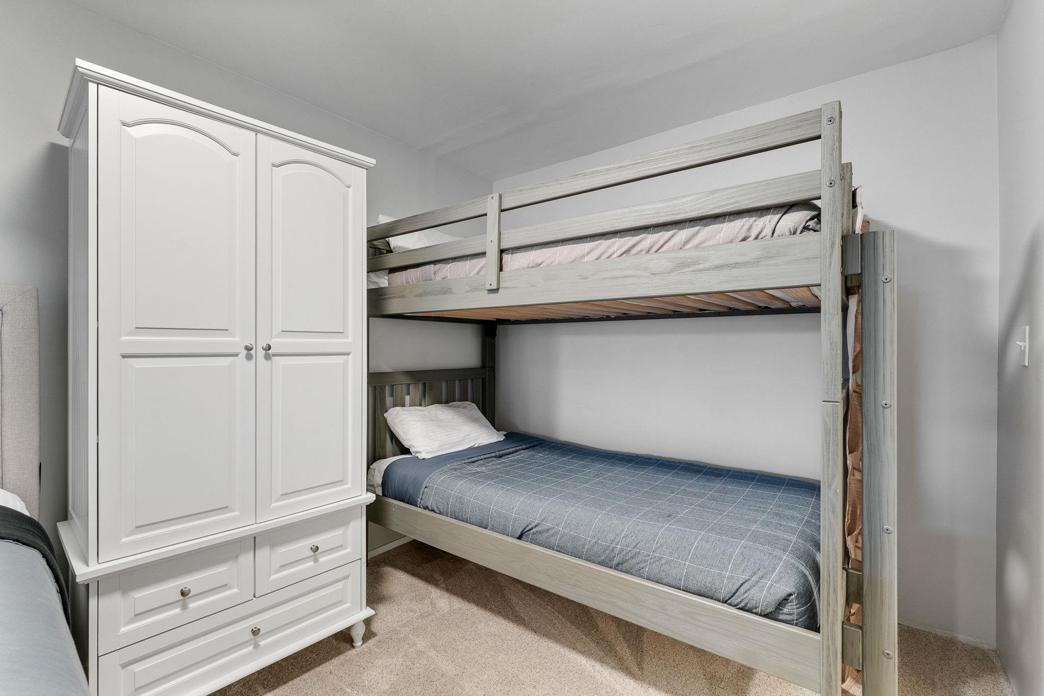 30 Mountainside Drive, Unit VILLAGE GATE 102 Warren, VT 05674 - Photo 6 of 16