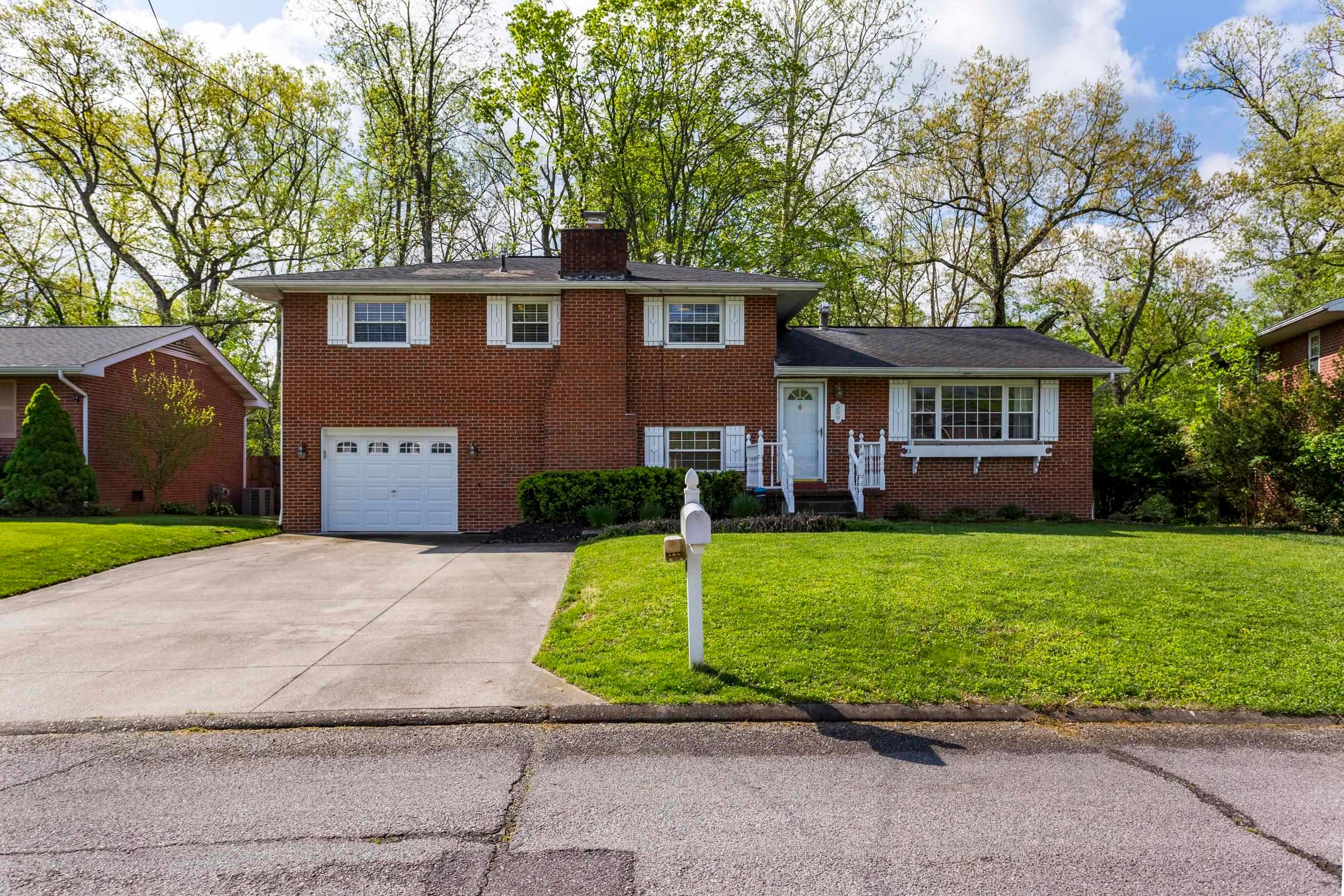 589 Tallwood Road Huntington, WV 25705 - Photo 1 of 32 Gallery Image 1