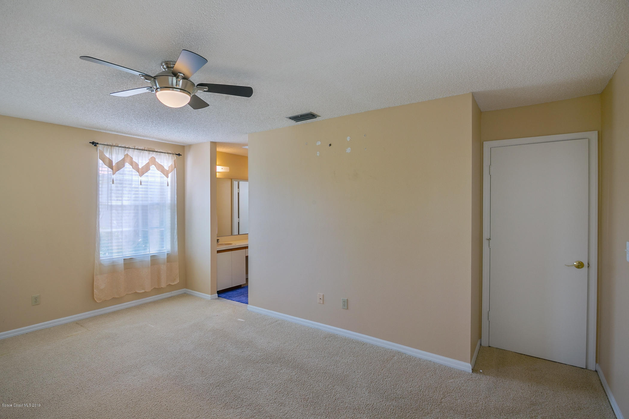 703 Spring Valley Drive Melbourne, FL 32940 - Photo 11 of 23 21_703springvalley0252