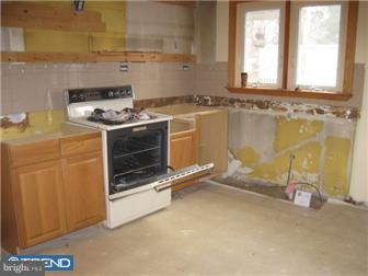 230 West Providence Road Aldan, PA 19018 - Photo 4 of 9 Kitchen