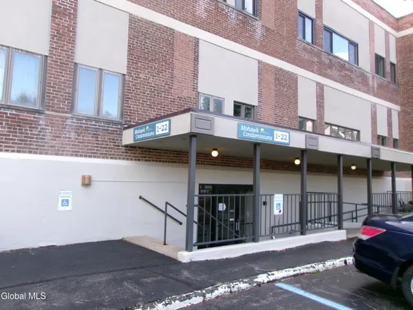 $1,425 | 222 South Ten Broeck Street, Unit 3, Scotia, NY 12302