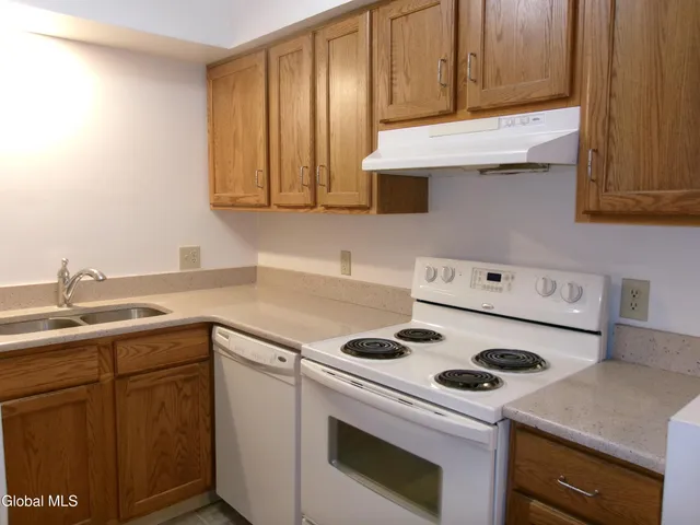 $1,425 | 222 South Ten Broeck Street, Unit 3, Scotia, NY 12302