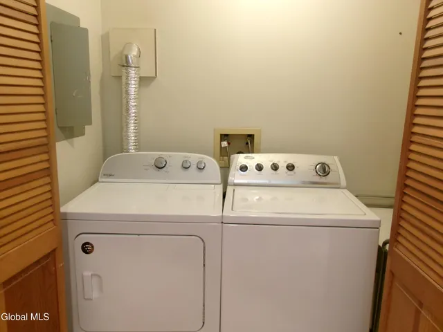 $1,425 | 222 South Ten Broeck Street, Unit 3, Scotia, NY 12302