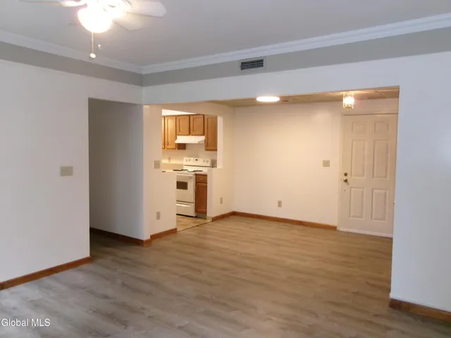 $1,425 | 222 South Ten Broeck Street, Unit 3, Scotia, NY 12302