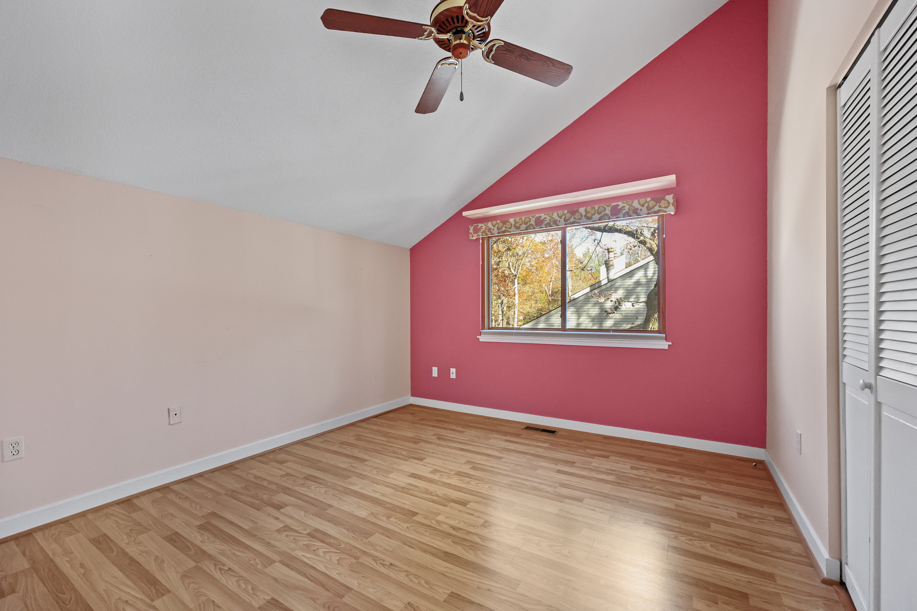 27 Farmington Chase Crescent Farmington, CT 06032 - Photo 20 of 39 a view of empty room with window