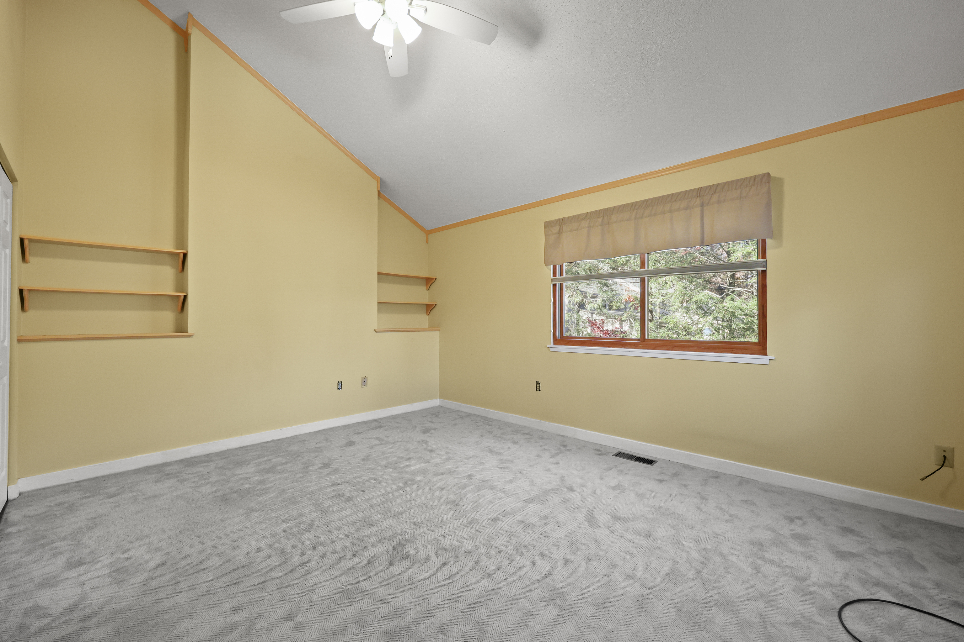 27 Farmington Chase Crescent Farmington, CT 06032 - Photo 23 of 39 an empty room with a window