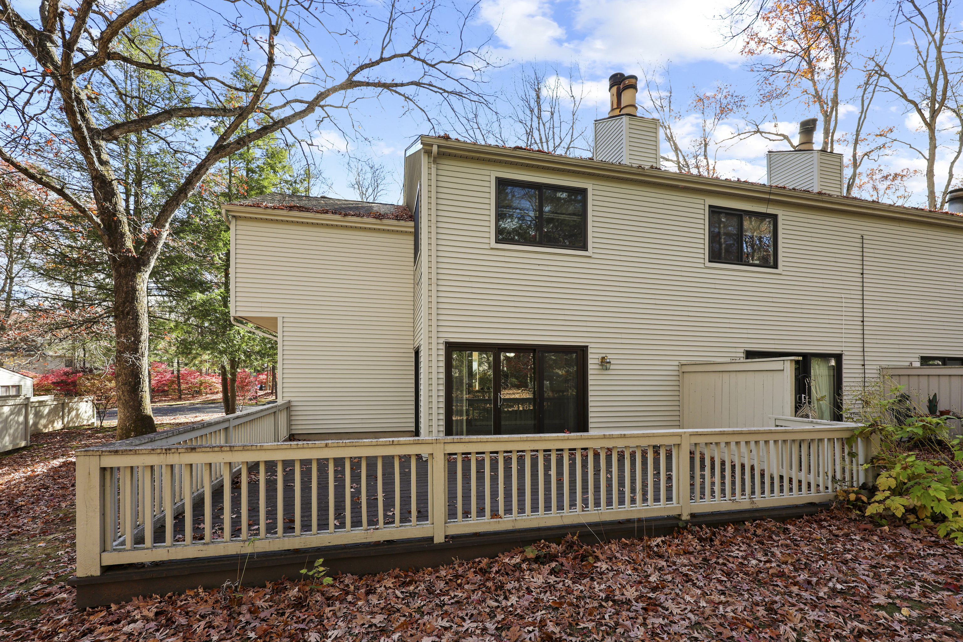 27 Farmington Chase Crescent Farmington, CT 06032 - Photo 26 of 39 a view of a house with a yard